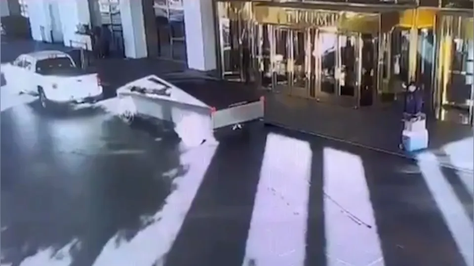 camera mostrando o momento da explosão do carro tesla