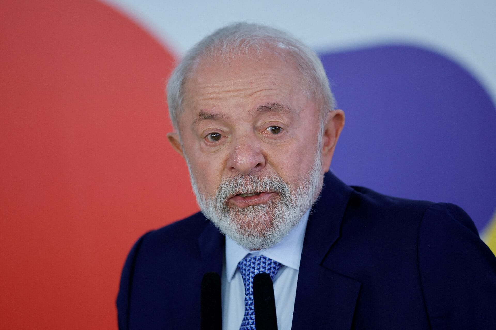 O presidente do Brasil, Luiz Inácio Lula da Silva, participa de uma coletiva de imprensa no Palácio do Planalto em Brasília, Brasil, em 30 de janeiro de 2025. REUTERS/Adriano Machado/Foto de Arquivo.