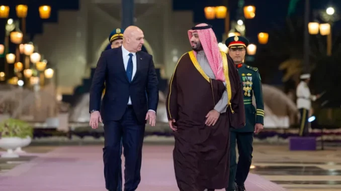 Presidente Aoun com Mohammed bin Salman em Riade [Saudi Press Agency/Handout via Reuters] Fonte: Al Jazeera