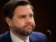 O vice-presidente dos EUA, JD Vance, apresenta seu amigo e indicado do presidente Donald Trump para o cargo de subsecretário de Defesa para Política, Elbridge Colby, durante sua audiência de confirmação perante o Comitê de Serviços Armados do Senado, no Edifício de Escritórios do Senado Dirksen, no Capitólio, em 4 de março de 2025, em Washington, DC. [Chip Somodevilla/AFP] Fonte: Al Jazeera