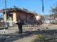 "Um soldado sul-coreano gesticula perto do local do acidente com bombas em Pocheon, Coreia do Sul, em 6 de março de 2025 [Yonhap via AFP]."