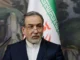 Ministro das Relações Exteriores do Irã, Abbas Araghchi, durante coletiva de imprensa, sinaliza disposição para negociações nucleares com potências europeias.