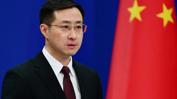 EUA-age-em-detrimento-das-normas-internacionais-prejudica-a-estabilidade-da-producao-e-da-cadeia-de-suprimentos-global-denuncia-Lin-Jian-porta-voz-do-Ministerio-do-Exterior-da-China- Lian Jian, porta-voz do Ministério do Exterior da China