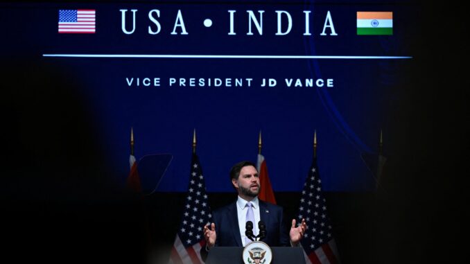 OBDIXZ4Y6JP2ZMDNJFRHE5C3WM Vice-presidente dos EUA, JD Vance, discursa no Rajasthan International Centre em Jaipur, Índia, em 22 de abril de 2025.