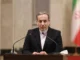 Ministro das Relações Exteriores do Irã, Abbas Araghchi, fala durante coletiva de imprensa.