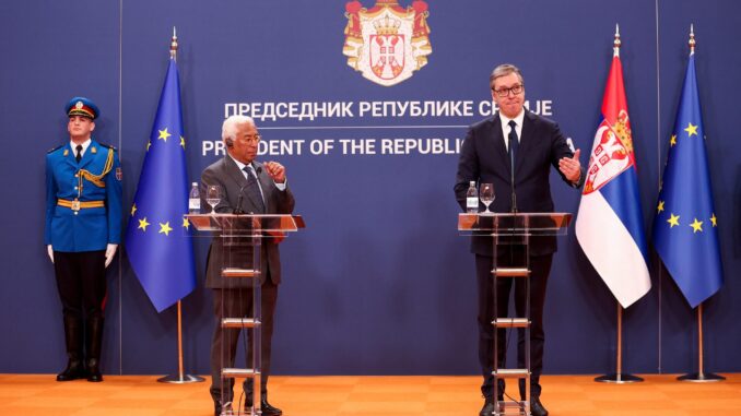 42ULKVNLFBNDVJQGOKVYOP74QE Antonio Costa e Aleksandar Vučić durante a coletiva de imprensa em Belgrado, Sérvia, 13 de maio de 2025.