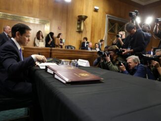 Marco Rubio chegando para audiência no Comitê de Relações Exteriores do Senado, Washington, 20 de maio