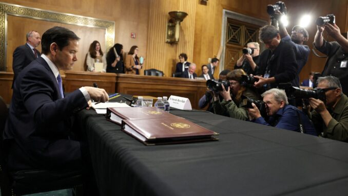 JCUP2BSHUNNA3HUYR7QDFQBJBI Marco Rubio chegando para audiência no Comitê de Relações Exteriores do Senado, Washington, 20 de maio