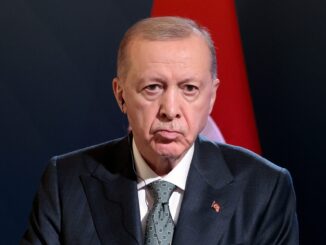 Presidente turco Recep Tayyip Erdogan durante coletiva de imprensa em Roma, 29 de abril de 2025.