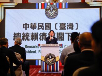 Presidente de Taiwan, Lai Ching-te, faz discurso no aniversário do fim da II Guerra Mundial em Taipei, em 8 de maio de 2025.