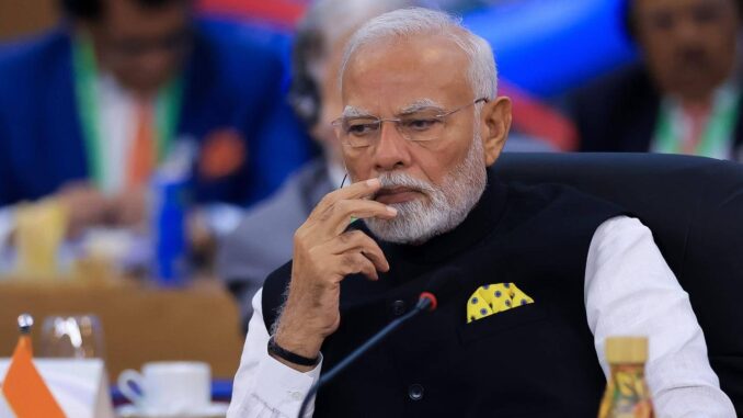 2025-07-04-brics-quad-india-2185418426 Reunião de cúpula entre líderes do BRICS e ministros do Quad em 2025, destacando a presença da Índia nos dois blocos.