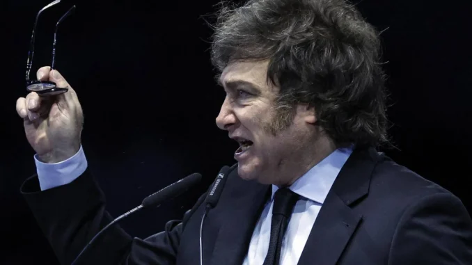 2025-07-25-milei-argentina-2218654158 Presidente argentino Javier Milei discursando no Fórum Econômico de Madri, 8 de junho de 2025