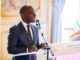 Ministro francês Thani Mohamed‑Soilihi fala durante cerimônia de assinatura do plano de ação França-CGIAR, em Paris, março de 2025**