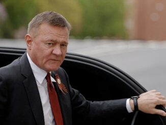 Roman Starovoyt em retrato oficial durante seu mandato como ministro dos Transportes da Rússia