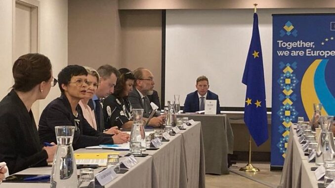 Strengthening EU–Ukraine Business Partnership Líderes da UE e Ucrânia reunidos em conferência em Roma.