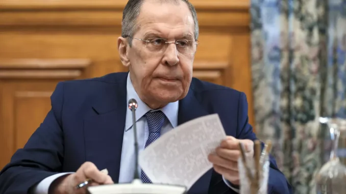 download Ministro das Relações Exteriores da Rússia Sergei Lavrov em retrato oficial