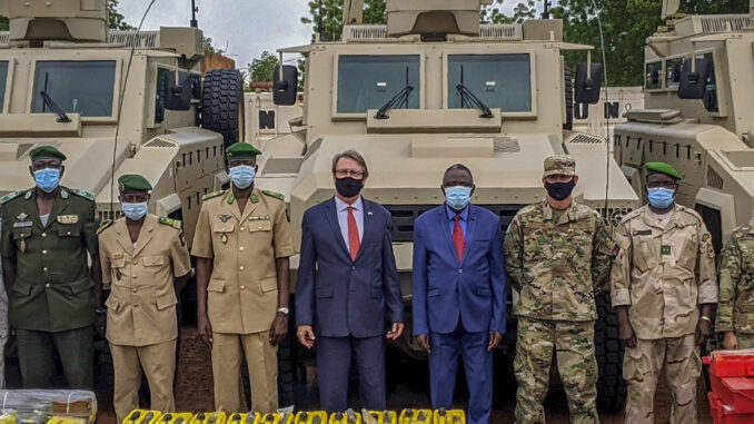 Ameaça Terrorista no Sahel Equipamento militar da Força Conjunta do G5 Sahel em operação contra o terrorismo na África Ocidental