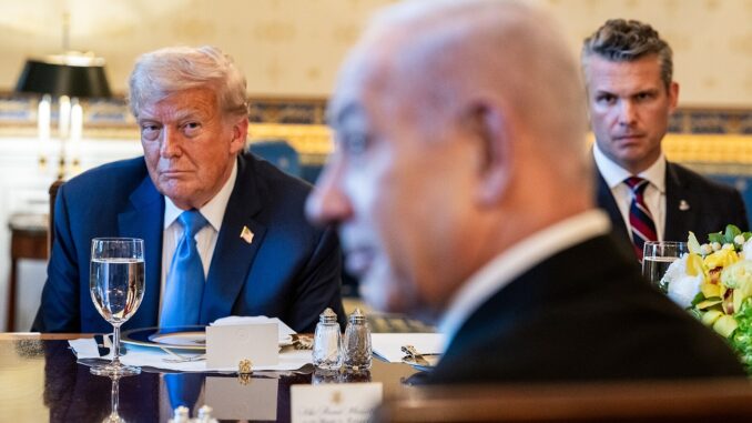 Trump e Netanyahu discutem política no Oriente Médio Donald Trump, presidente dos EUA, e Benjamin Netanyahu, primeiro-ministro de Israel, durante jantar bilateral na Casa Branca, 7 de julho de 2025