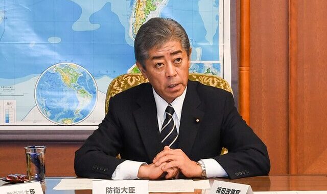Ministro Takeshi Iwaya em reunião oficial, outubro de 2018