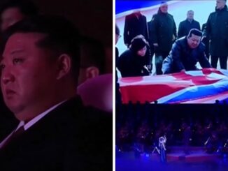 Kim Jong-un ajoelhado durante cerimônia em homenagem a soldados norte-coreanos mortos na Ucrânia