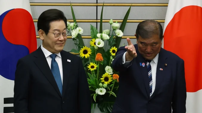 Diálogo Histórico: Japão e Coreia do Sul Fortalecem Cooperação Presidente sul-coreano Lee Jae Myung e primeiro-ministro japonês Shigeru Ishiba juntos durante reunião em Tóquio em 23 de agosto de 2025.