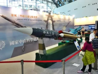 Míssil anti-navio taiwanês exibido em feira internacional de defesa em Kaohsiung.