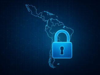 Mapa da América Latina com um cadeado digital sobreposto, representando cibersegurança e espionagem cibernética.