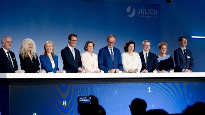 Alemanha inaugura supercomputador JUPITER em exaescala Líderes e autoridades da Alemanha participam da cerimônia de inauguração do supercomputador JUPITER em Jülich, 5 de setembro de 2025.