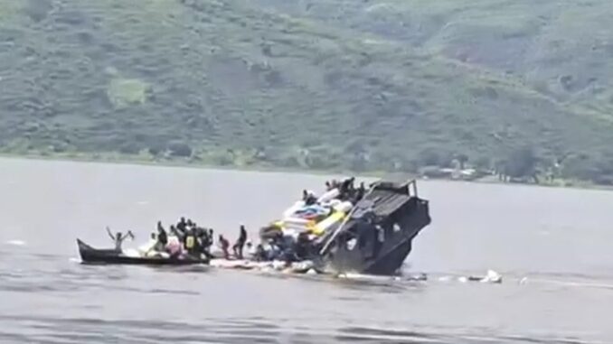 Tragédia no Rio Congo: Acidente Fluvial Mata Quase 200 Pessoas Acidente fluvial no rio Congo na República Democrática do Congo: barco sobrecarregado começa a virar com passageiros à bordo.