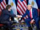 Presidente dos EUA Donald Trump cumprimenta o presidente argentino Javier Milei durante encontro oficial em Maryland, fevereiro de 2025.