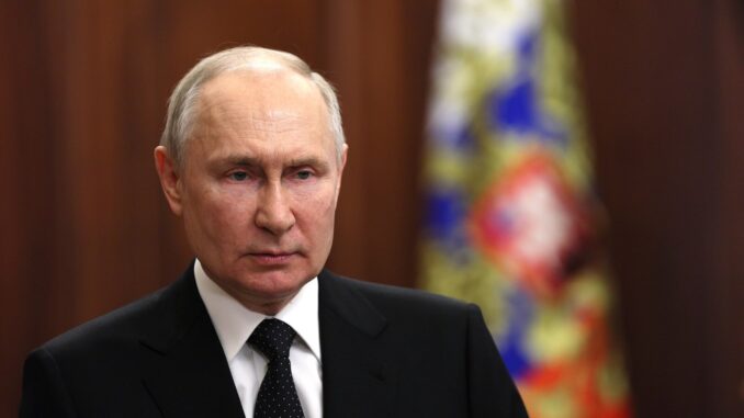 Putin em evento oficial – 2023 Vladimir Putin em 24 de junho de 2023, durante evento oficial, retrato oficial do presidente da Rússia.