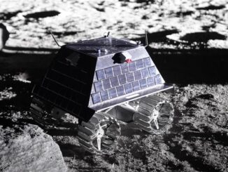 Protótipo do rover lunar canadense em testes no terreno simulado da CSA, demonstrando seu design e capacidade para exploração lunar.